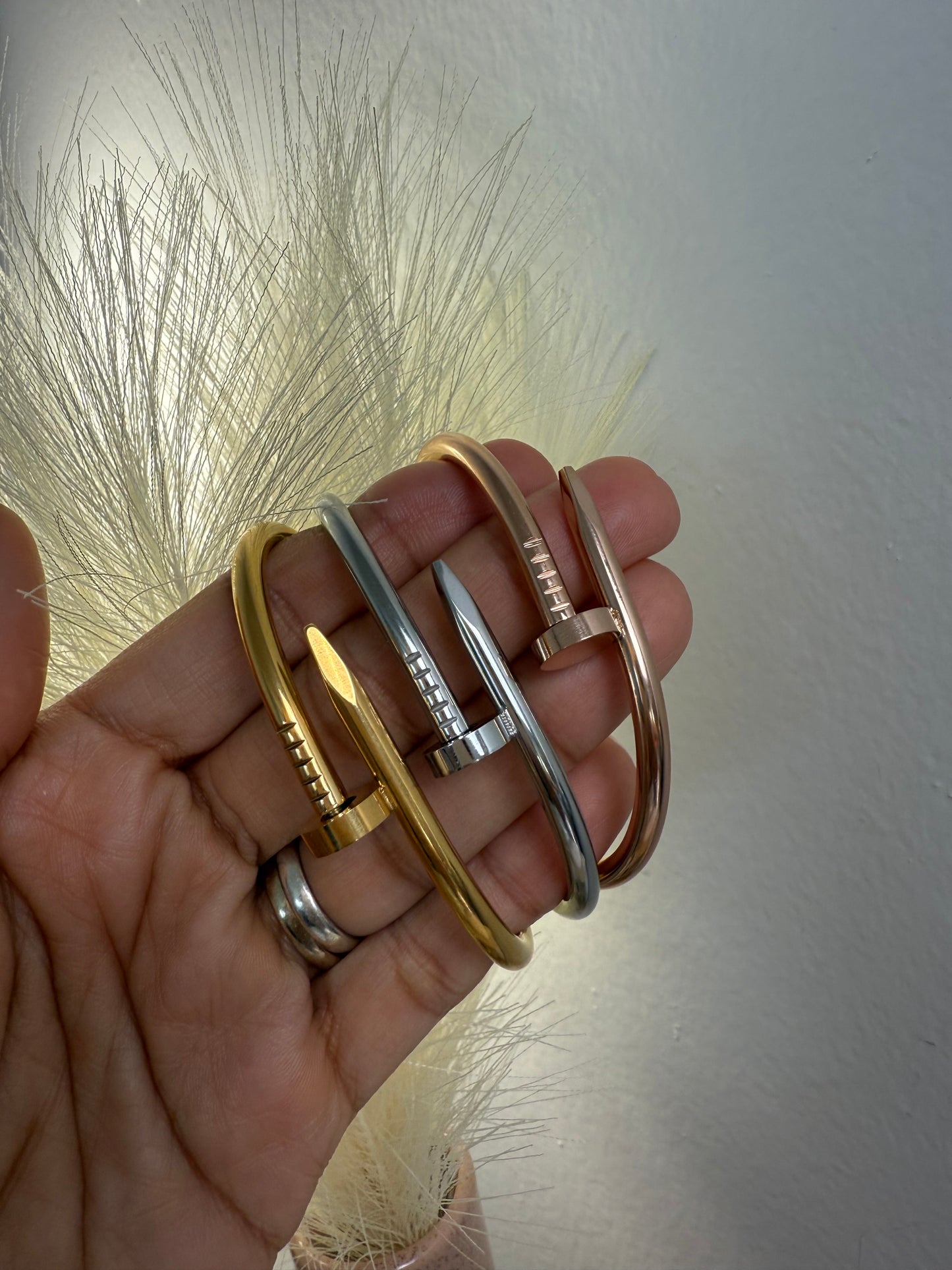 Clavo Bangle