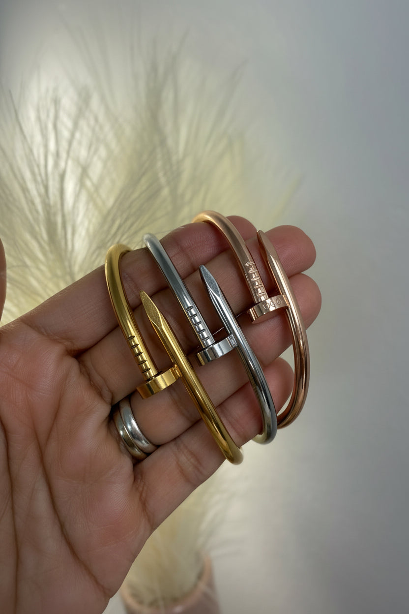 Clavo Bangle