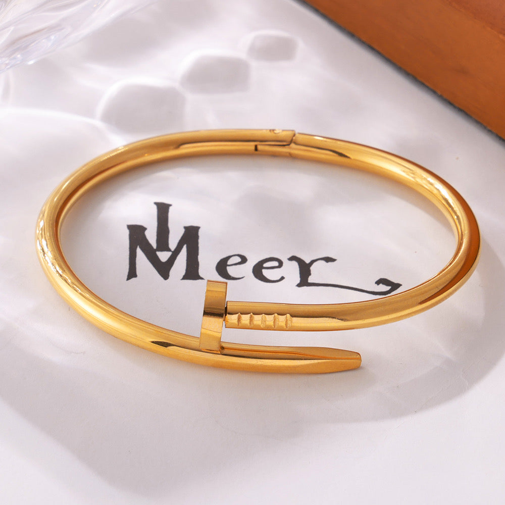 Clavo Bangle