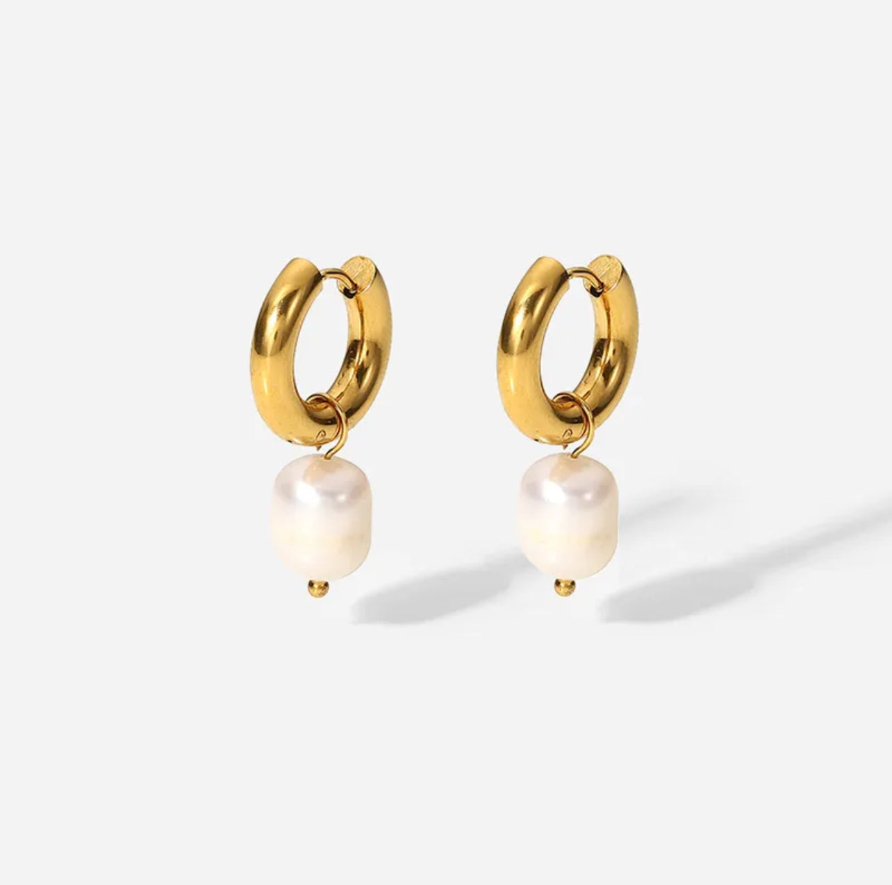 Margot Pearl Earrings